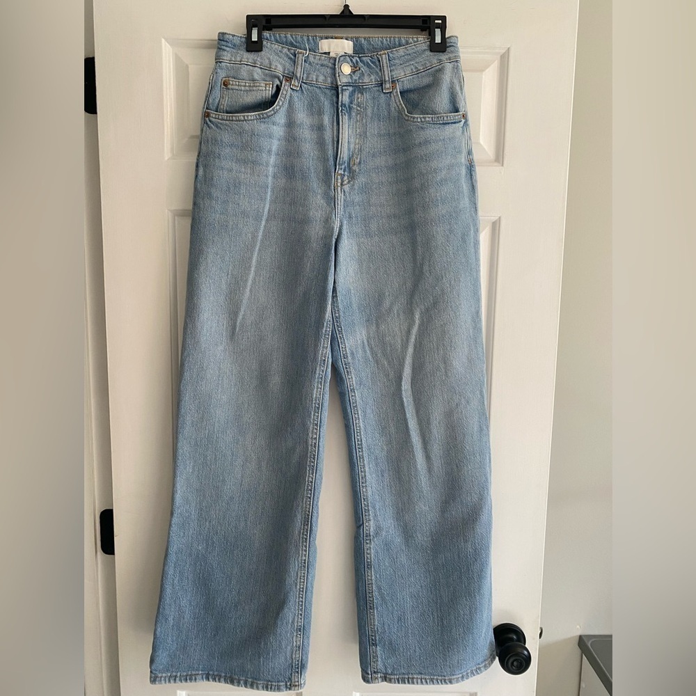 H & M Straight Wide Leg Light Wash Denim Jeans Size 8